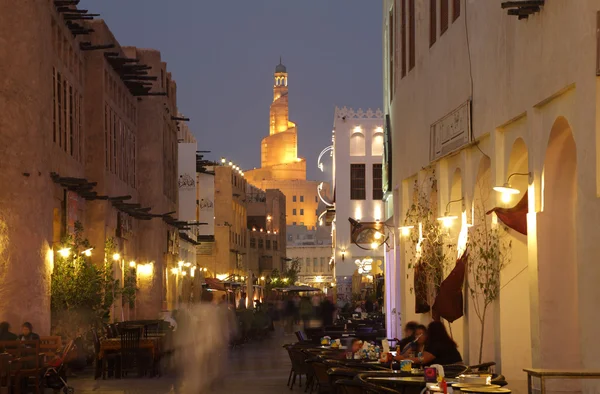 Souq Waqif ao anoitecer, Doha Qatar — Fotografia de Stock