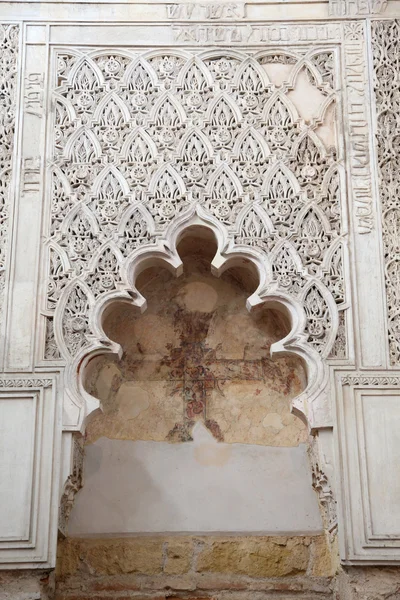 Starověké Orientální výzdobou chrámu mešity v cordoba, Andalusie, Španělsko — Stock fotografie
