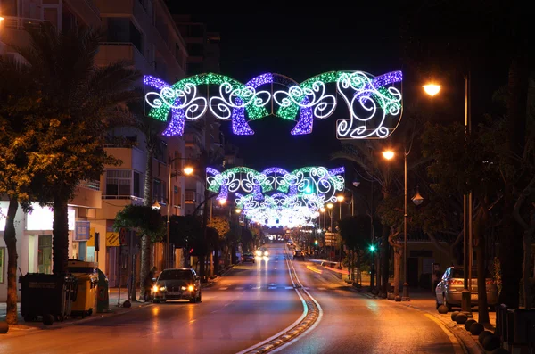 Noel dekorasyonu sokakta, estepona, Endülüs, İspanya — Stok fotoğraf