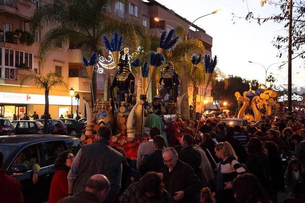Το μαγικό Καρναβάλι τρεις βασιλείς στο 5η Ιανουαρίου 2013 σε estepona, Ανδαλουσία, Ισπανία — Φωτογραφία Αρχείου