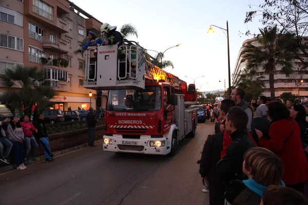 5 Ocak 2013 sihirli üç Kral karnavalda estepona, Endülüs, İspanya — Stok fotoğraf