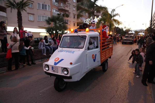 Der magische Dreikönigskarneval am 5. Januar 2013 in Estepona, Andalusien, Spanien — Stockfoto