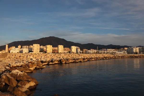 Vattnet i estepona, costa del sol, Andalusien Spanien — Stockfoto