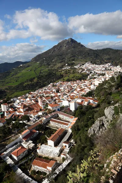 Witte Andalusische dorpje gaucin, Spanje — Stockfoto