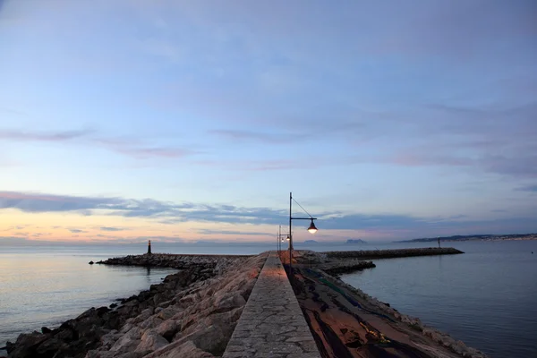 Východ slunce v přístavu estepona. Costa del sol, Andalusie, Španělsko — Stock fotografie