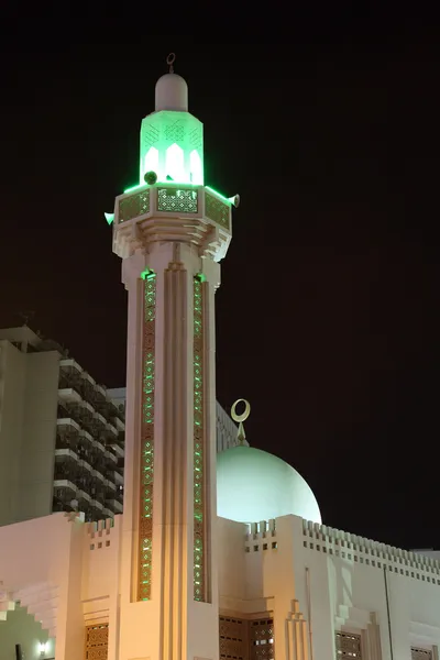 Green illuminated mosque in Abu Dhabi, United Arab Emirates — Stock Photo, Image