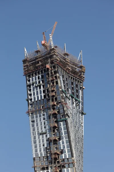 Nieskończoność Wieża Drapacz chmur w budowie. Dubai marina, Zjednoczone Emiraty Arabskie — Zdjęcie stockowe