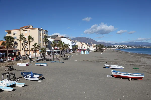 海滩的 san luis de sabinillas，costa del sol，西安大路，西班牙 — 图库照片