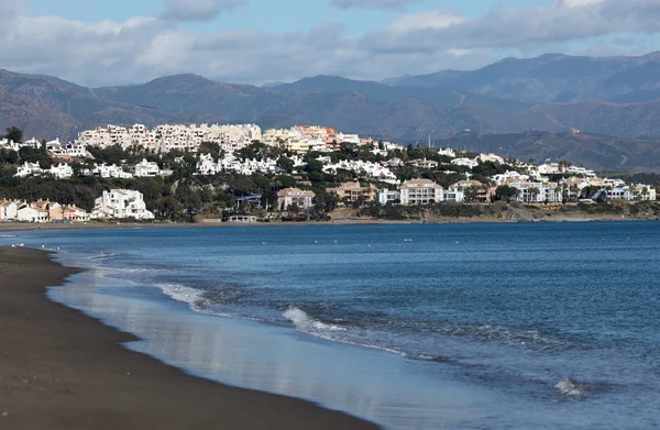 Пляж Bahia Casares. Коста-дель-Соль, Андалусия, Испания — стоковое фото