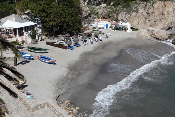 Plaża w miejscowości nerja, costa del sol, Andaluzja, Południowa Hiszpania — Zdjęcie stockowe