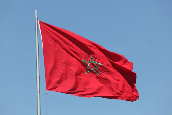 摩洛哥国旗在风中挥舞着 — 图库照片