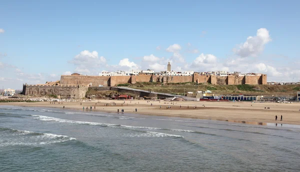 Pláž Atlantického oceánu v Rabatu, Maroko — Stock fotografie