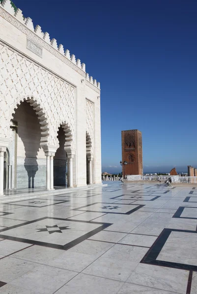 Mausoléu de Mohammed V e Hassan Tower em Rabat, Marrocos — Fotografia de Stock