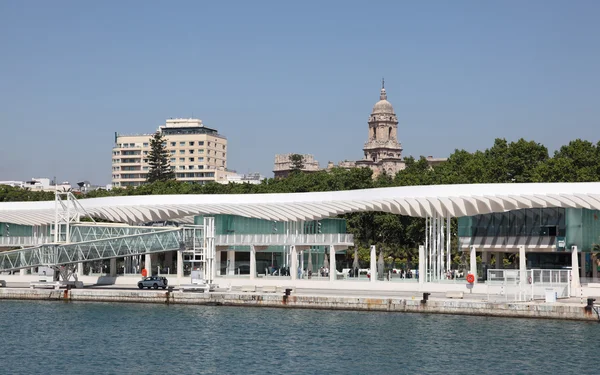 Passeio com uma pérgula em Muelle Uno, no porto de Málaga, Andaluzia Espanha — Fotografia de Stock