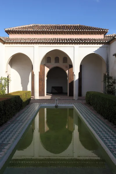 Patio de la alberca alcazaba de Malaga. Andalusia, İspanya — Stok fotoğraf