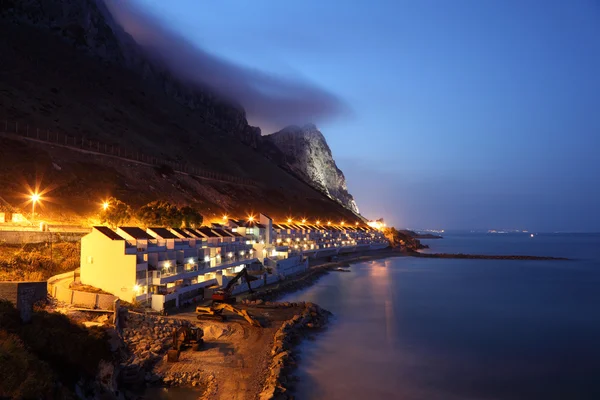 La bahía de arena en Gibraltar al atardecer — Foto de Stock