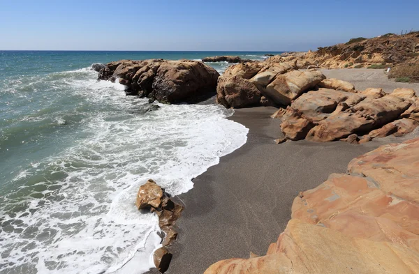 Playa Punta Chullera en la Costa del Sol, Andalucía, España — Foto de Stock