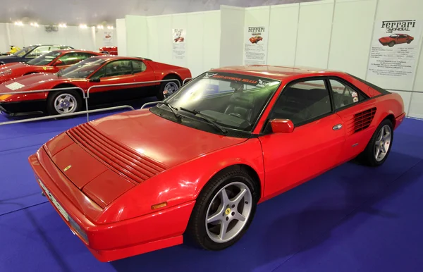 Ferrari mondial 3.2 op de ferrari-tentoonstelling in estepona. Andalusië, 29 juli 2013 — Stockfoto