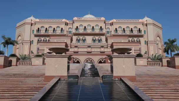 Το Emirates palace στο Αμπού Ντάμπι — Αρχείο Βίντεο