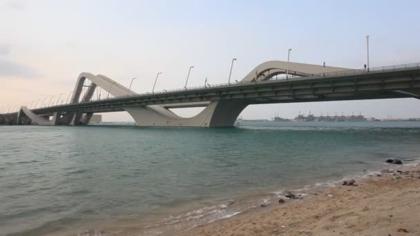 Sheikh zayed γέφυρα στο Αμπού Ντάμπι — Αρχείο Βίντεο