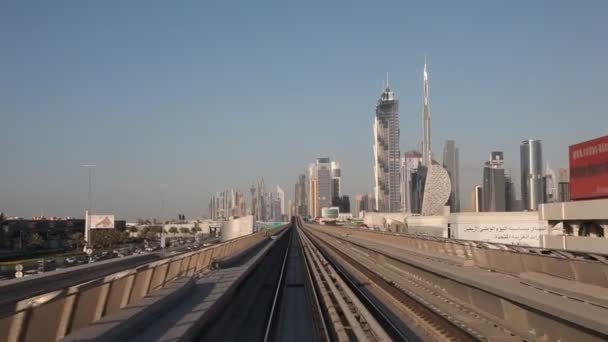Jazda z metro w Dubaju — Wideo stockowe