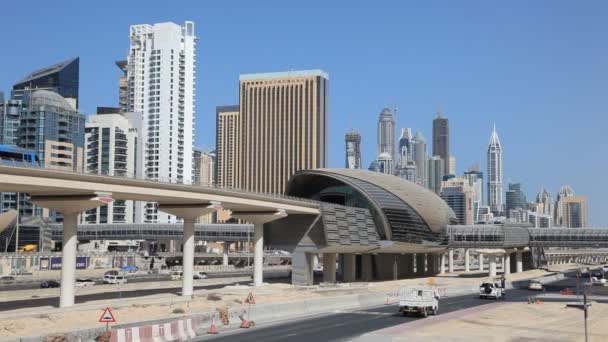 Estação de metro Dubai marina, dubai — Vídeo de Stock