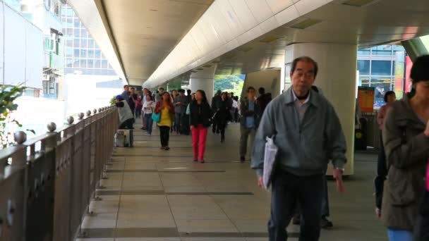 Paso elevado peatonal en Hong Kong — Vídeos de Stock