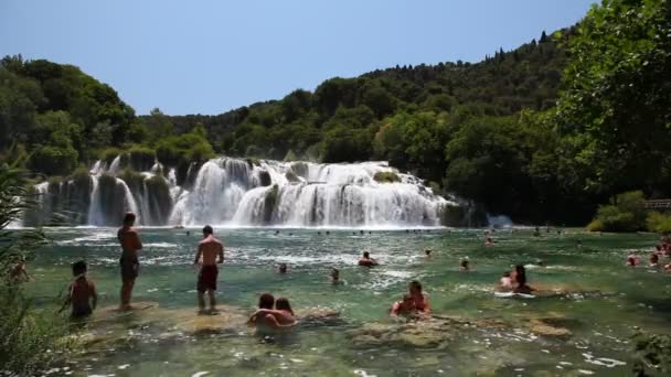 Şelalenin skradinski buk Hırvatistan — Stok video