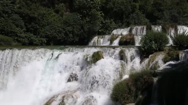 Водопад в Хорватии — стоковое видео