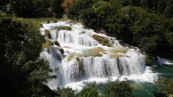 Vattenfall skradinski buk i Kroatien — Stockvideo