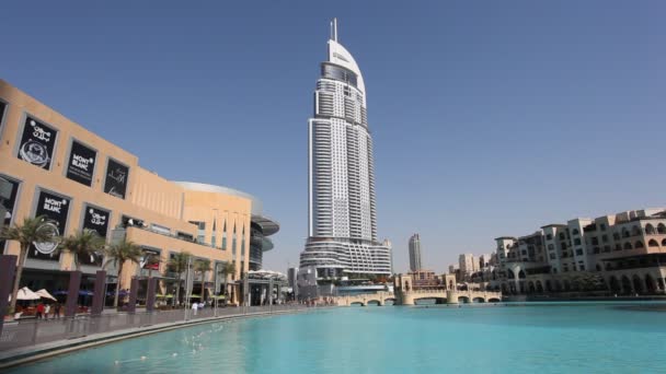 O hotel Address no Dubai Mall — Vídeo de Stock