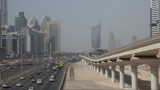 Scheich Zayed Straße in Dubai — Stockvideo