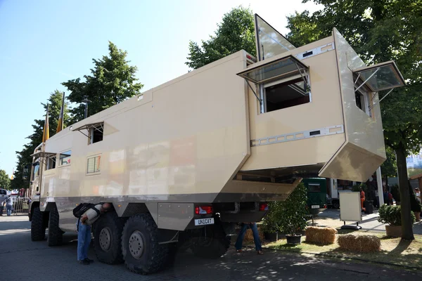 DUSSELDORF - SEPTEMBER 4: Huge Unicat offroad RV at the Caravan Salon Exhibition 2013 on September 04, 2013 in Dusseldorf, Germany. — Stock Photo, Image