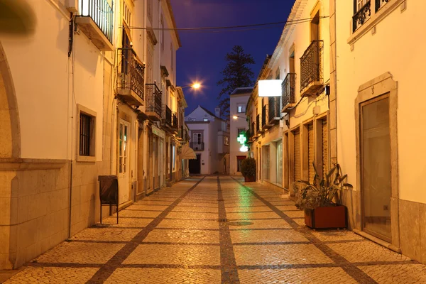 Tavira, Portekiz eski şehrin dar sokak — Stok fotoğraf