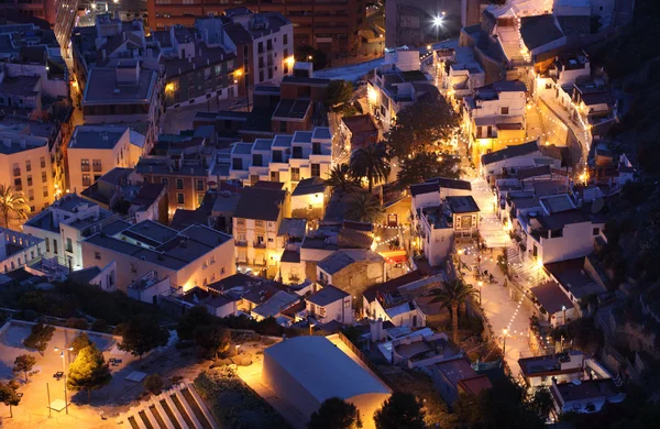 Luftaufnahme eines Viertels in Alicante bei Nacht, Spanien — Stockfoto