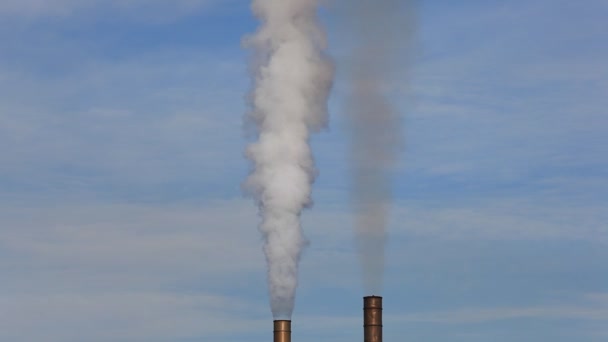 Fábrica de chimeneas — Vídeo de stock