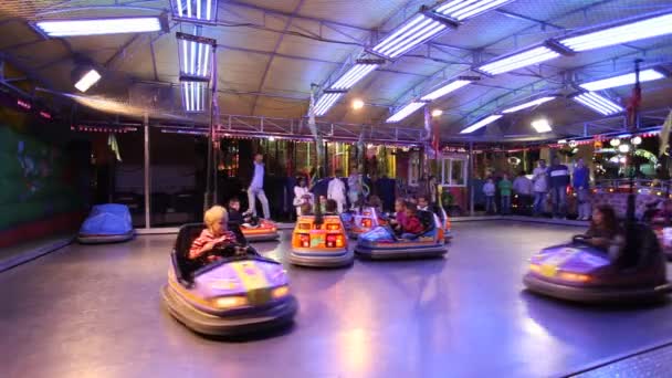 Bumper cars for kids — Stock Video