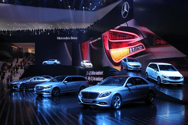 International Motor Show in Frankfurt, Germany. Mercedes Benz presenting new cars at the 65th IAA in Frankfurt, Germany, on September 17, 2013 — Stock Photo, Image