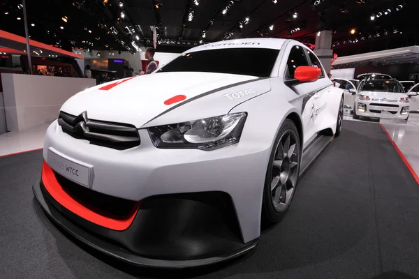 Internationale Autosalon in frankfurt, Duitsland. citroen presenteert nieuwe race auto c-elysee wtcc op de 65e iaa in frankfurt, Duitsland op 17 september 2013 — Stockfoto