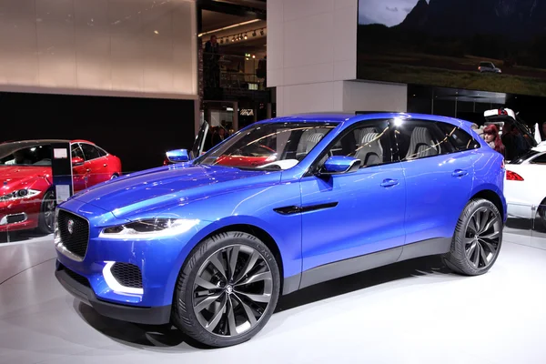 International Motor Show in Frankfurt, Germany. Jaguar presenting the new C-X17 SUV at the 65th IAA in Frankfurt, Germany on September 17, 2013 — Stock Photo, Image