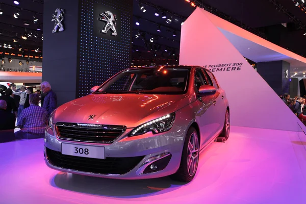 International Motor Show in Frankfurt, Germany. The new Peugeot 308 at the 65th IAA in Frankfurt, Germany on September 17, 2013 — Stock Photo, Image