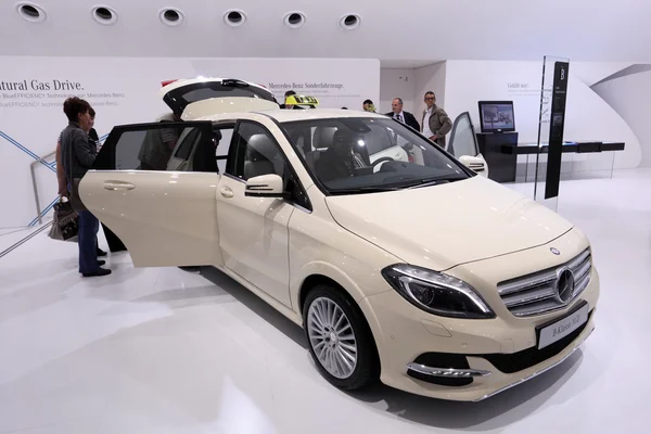 International Motor Show in Frankfurt, Germany. Mercedes Benz B Class NGD Taxi at the 65th IAA in Frankfurt, Germany on September 17, 2013 — Stock Photo, Image