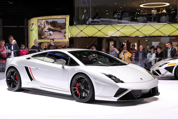 International Motor Show em Frankfurt, Alemanha. Lamborghini supercar no 65th IAA em Frankfurt, Alemanha em setembro 17, 2013 — Fotografia de Stock