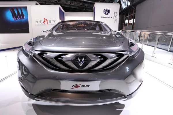 Internationale Automobilausstellung in Frankfurt, Deutschland. changan cs95 geländewagen auf der 65. iaa in frankfurt, deutschland am 17. september 2013 — Stockfoto