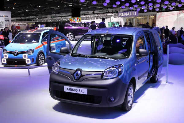 Міжнародному Автошоу у Франкфурті, Німеччина. Renault Kangoo Z.E електричний автомобіль на 65 Iaa у Франкфурті, Німеччина, 17 вересня 2013 року — стокове фото