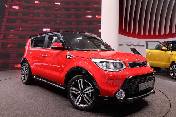 Международный автосалон во Франкфурте, Германия. KIA Soul на 65-й IAA во Франкфурте, Германия, 17 сентября 2013 года — стоковое фото