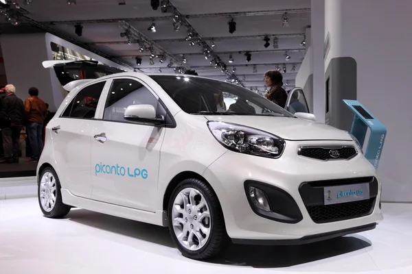 Salón del automóvil internacional de frankfurt, Alemania. Kia picanto lpg en la 65ª iaa en Francfort, en Alemania el 17 de septiembre de 2013 — Stockfoto