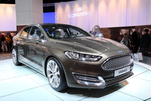 Internationale Autosalon in frankfurt, Duitsland. Ford vignale op de 65e iaa in frankfurt, Duitsland op 17 september 2013 — Stockfoto