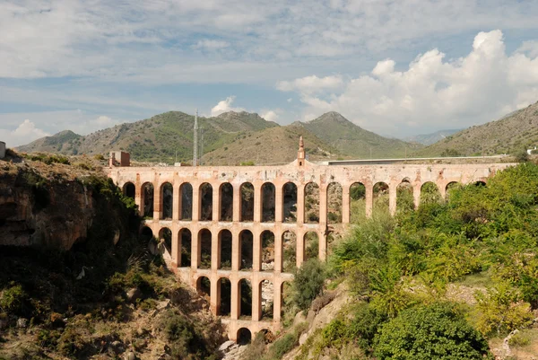 Het aquaduct van nerja, Spanje — Stockfoto