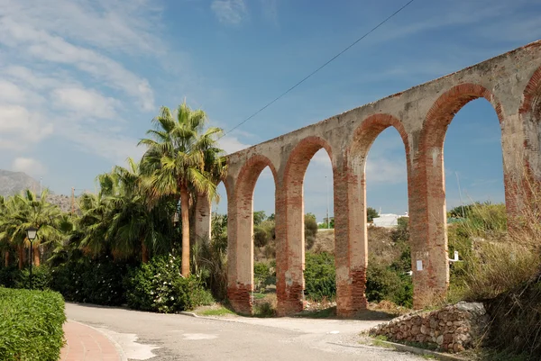 Het aquaduct van nerja, Spanje — Stockfoto